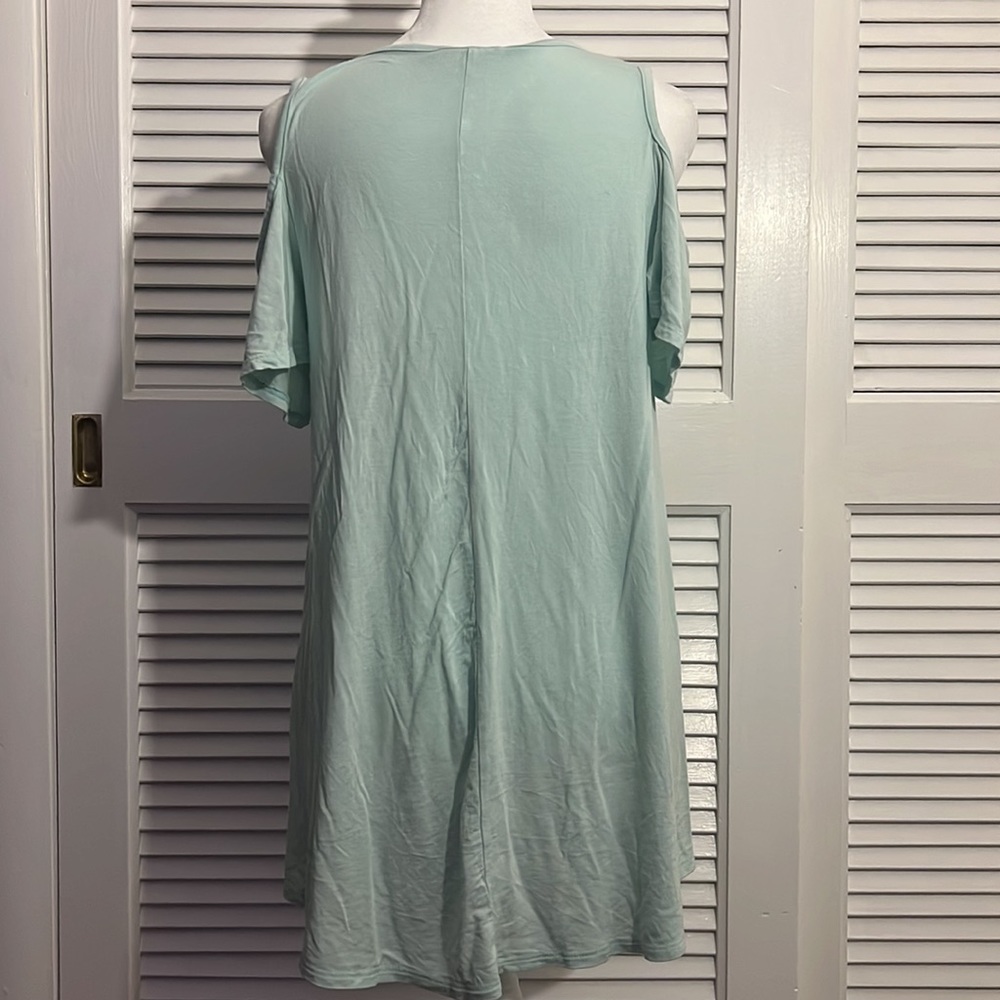 Cold shoulder top - Picture 2 of 5